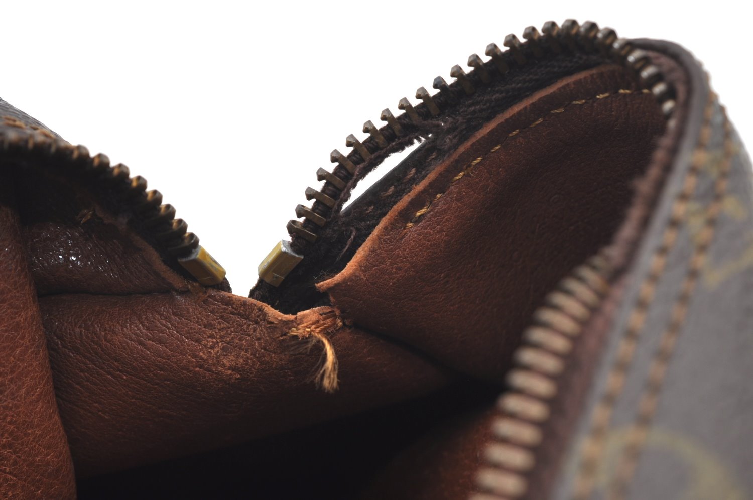 Authentic Louis Vuitton Monogram Papillon 26 Hand Bag Old Model LV K8391