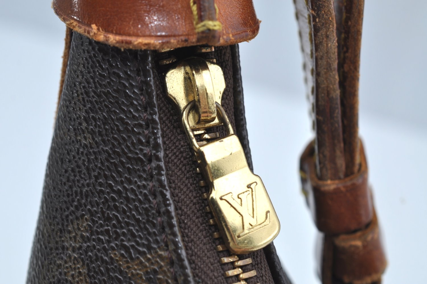 Authentic Louis Vuitton Monogram Boulogne 35 Shoulder Cross Bag M51260 LV K8393