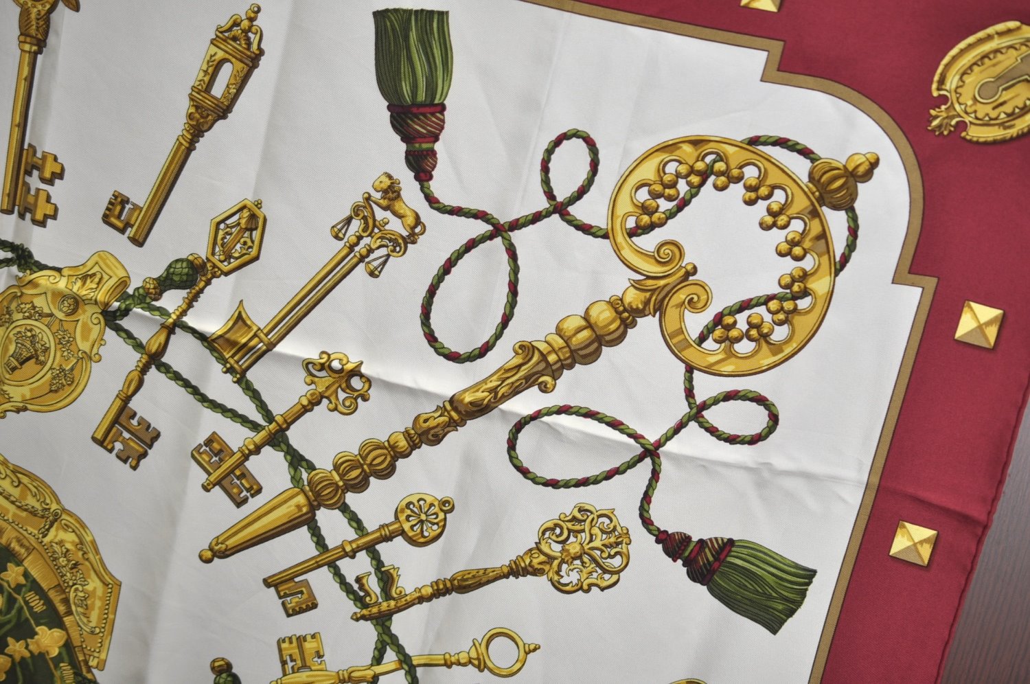 Authentic HERMES Carre 90 Scarf 