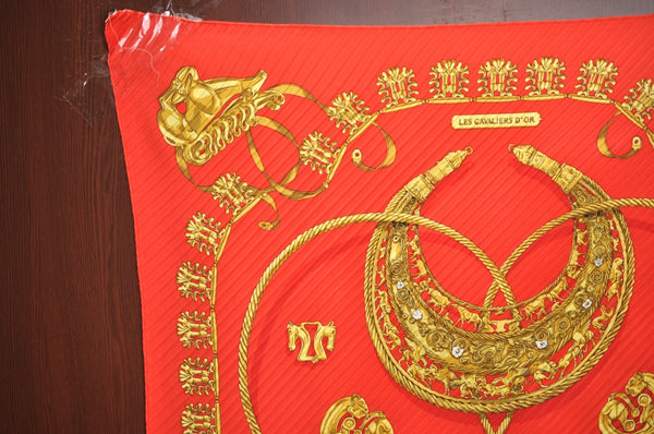 Authentic HERMES Pleats Scarf "LES CAVALIERS D'OR" Silk Red Box K8413