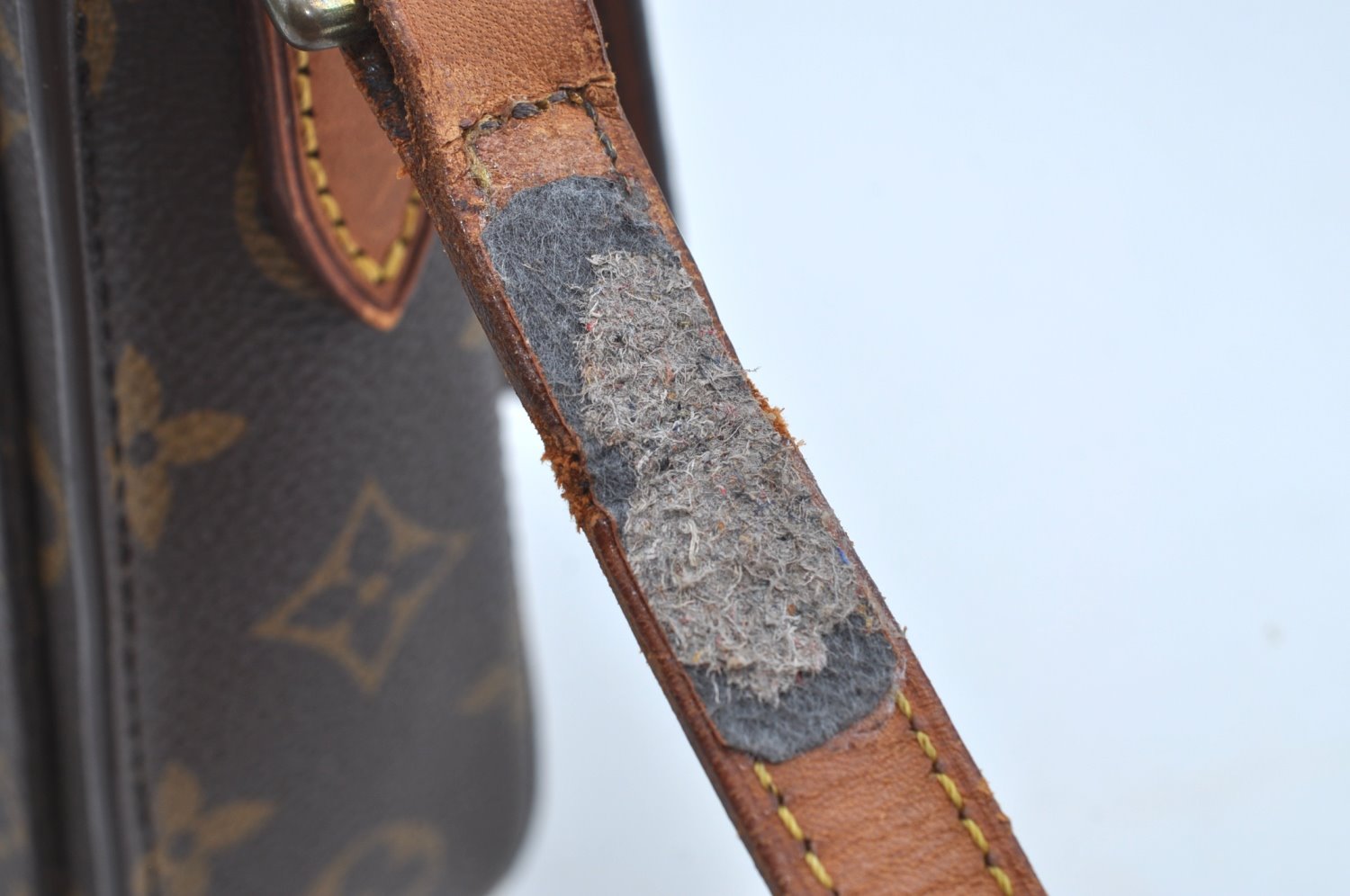 Authentic Louis Vuitton Monogram Saint Cloud MM M51243 Shoulder Cross Bag K8418