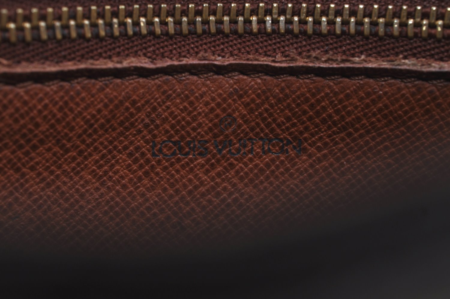 Authentic Louis Vuitton Monogram Saint Cloud MM M51243 Shoulder Cross Bag K8418