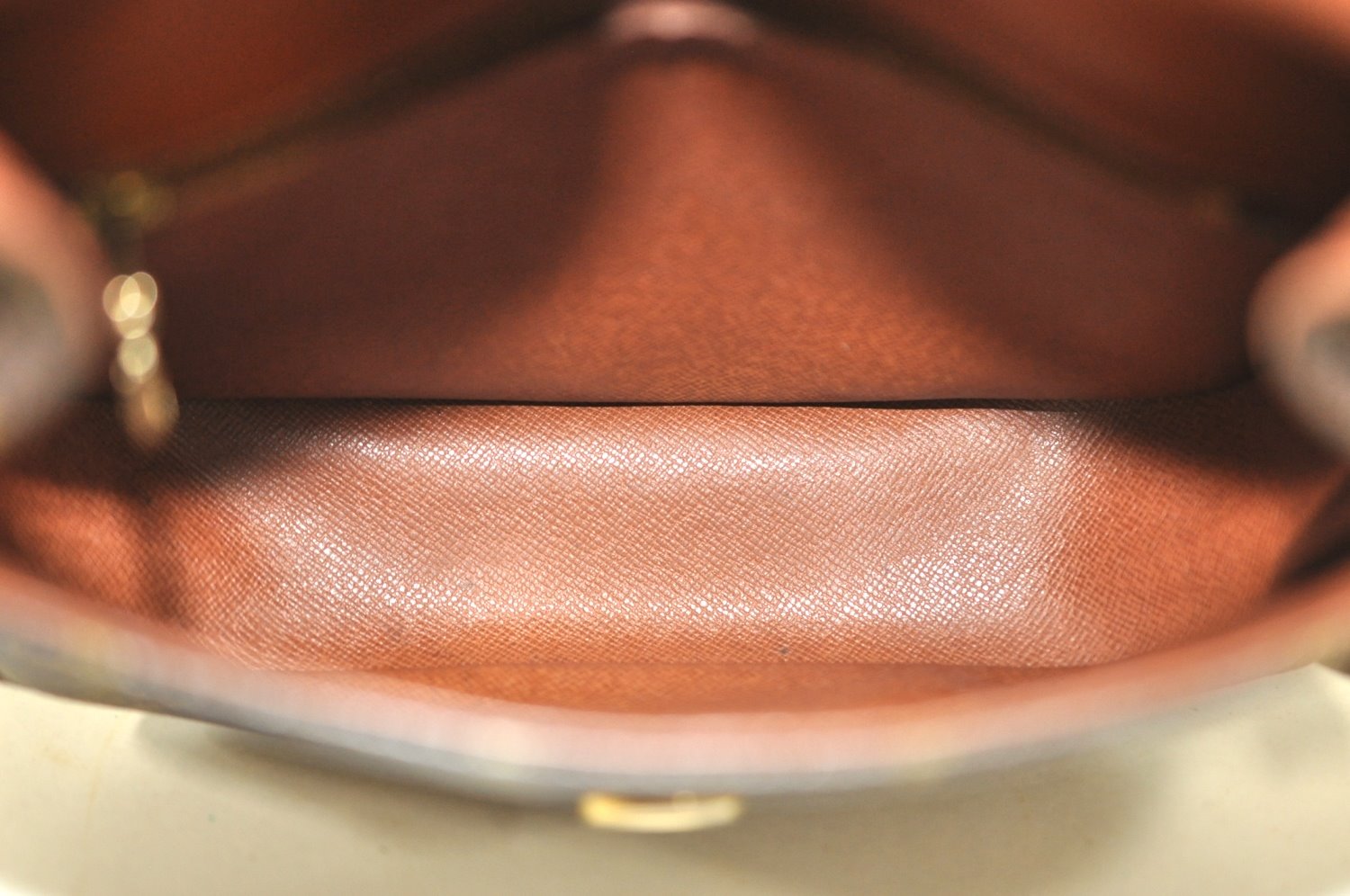 Authentic Louis Vuitton Monogram Saint Cloud MM M51243 Shoulder Cross Bag K8418