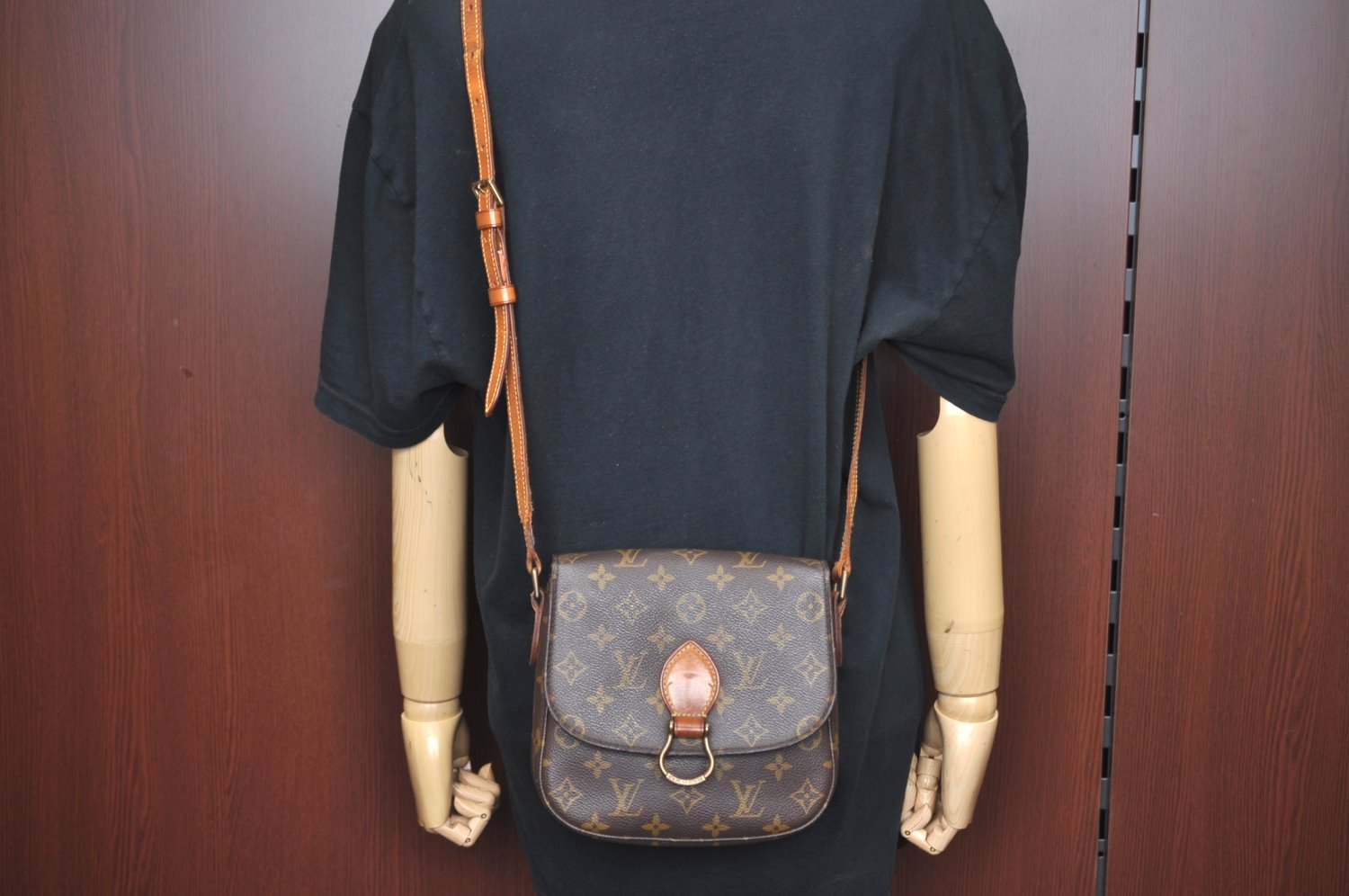 Authentic Louis Vuitton Monogram Saint Cloud MM M51243 Shoulder Cross Bag K8418