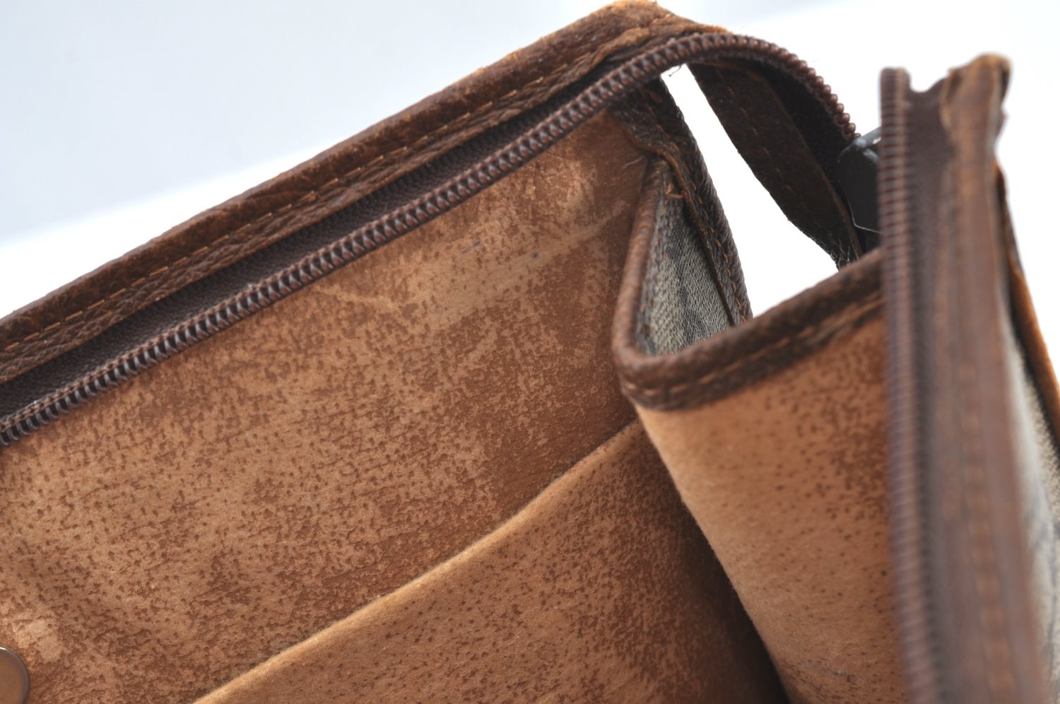 Authentic GUCCI GG Plus Clutch Hand Bag Purse PVC Leather Brown K8445