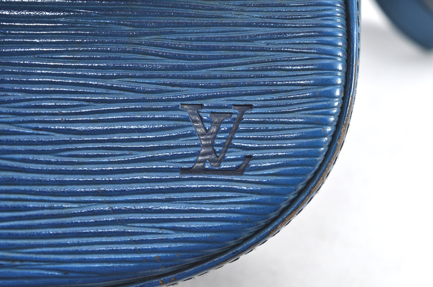 Auth Louis Vuitton Epi Saint Cloud GM Shoulder Cross Body Bag M52195 Blue K8448