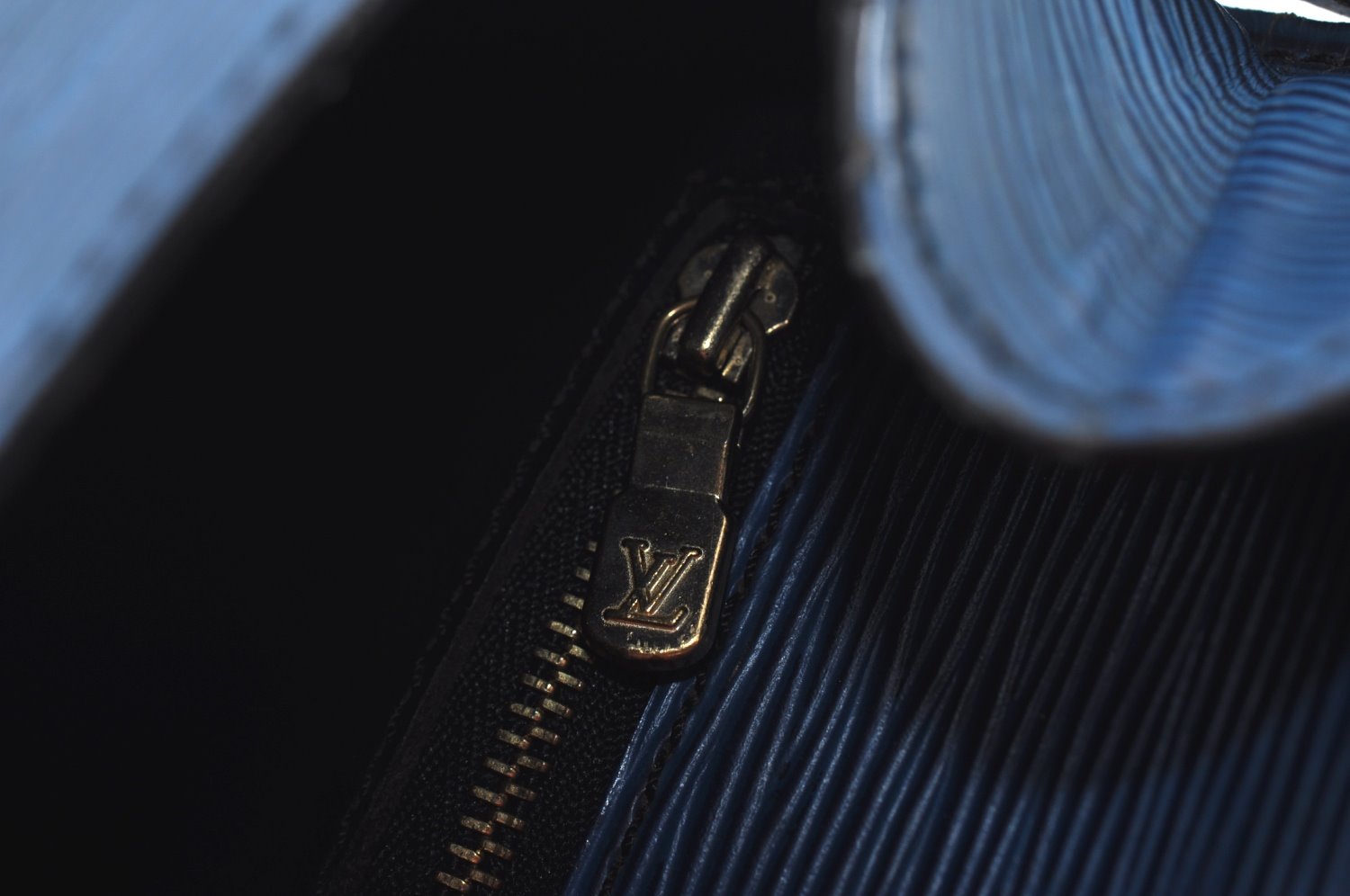 Auth Louis Vuitton Epi Saint Cloud GM Shoulder Cross Body Bag M52195 Blue K8448