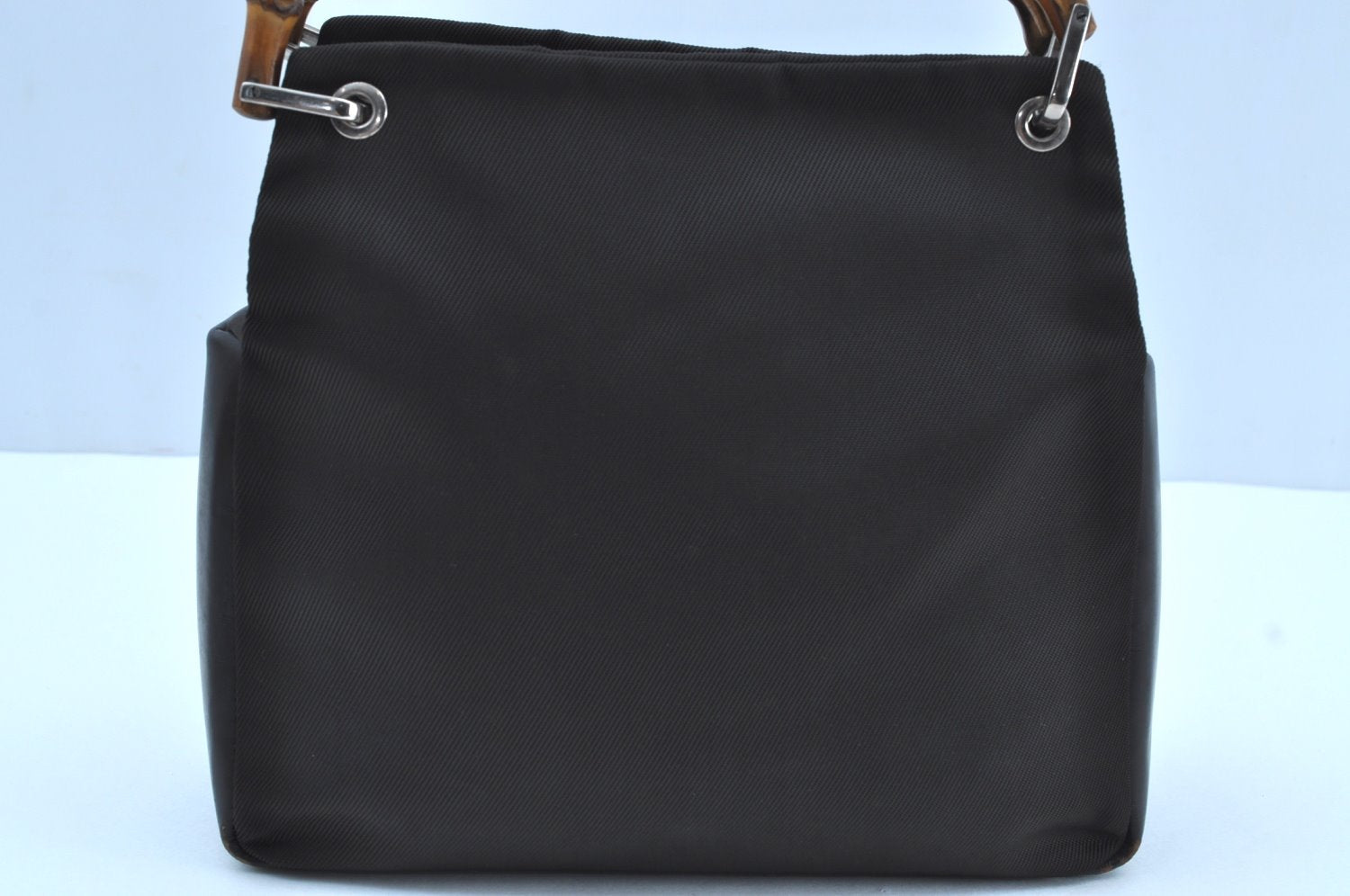 Authentic GUCCI Bamboo Vintage Shoulder Hand Bag Purse Nylon Leather Brown K8450