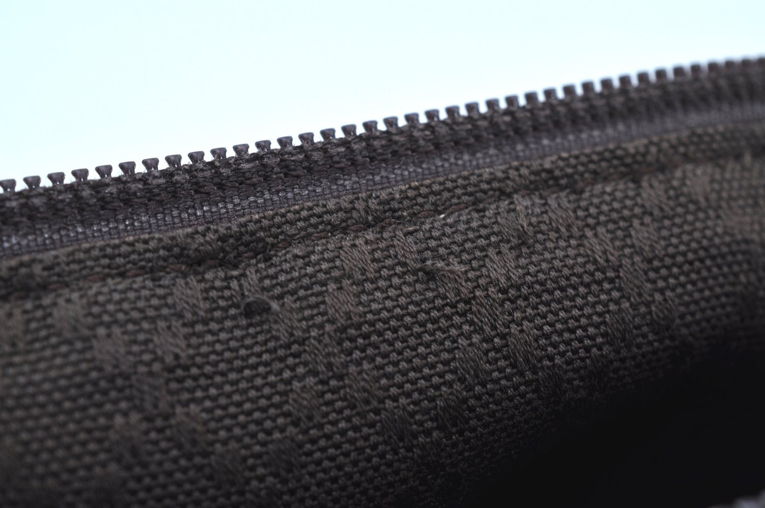 Authentic GUCCI Bamboo Vintage Shoulder Hand Bag Purse Nylon Leather Brown K8450