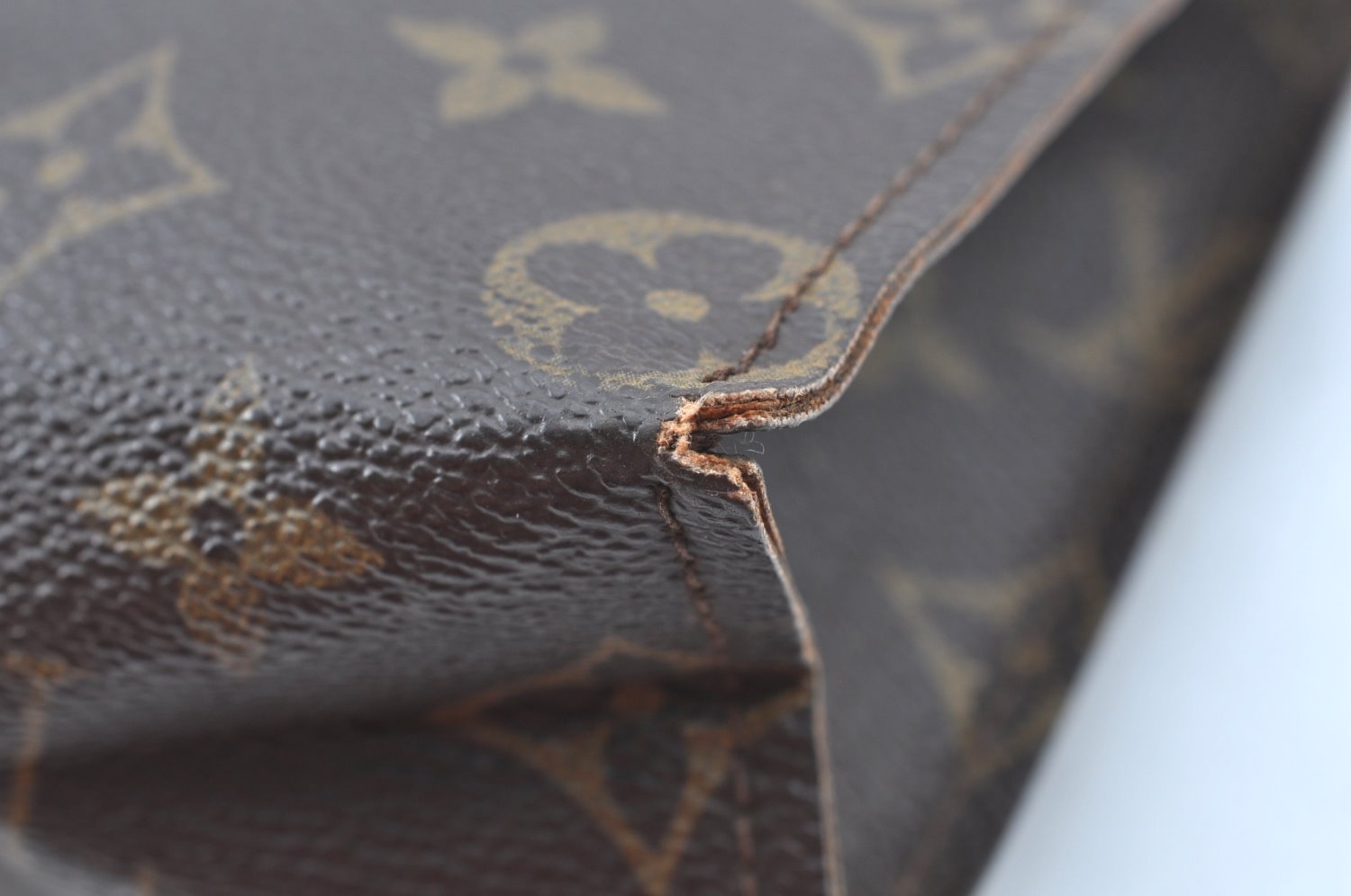 Auth Louis Vuitton Monogram Poche Toilette 26 Cosmetics Pouch Old Model LV K8452