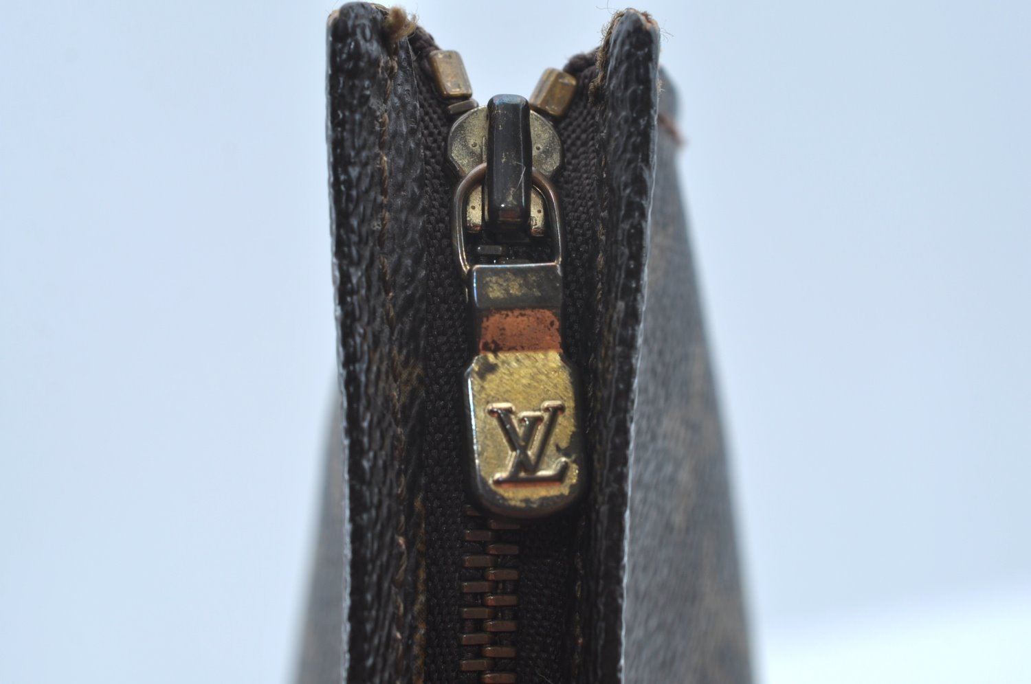 Auth Louis Vuitton Monogram Poche Toilette 26 Cosmetics Pouch Old Model LV K8452