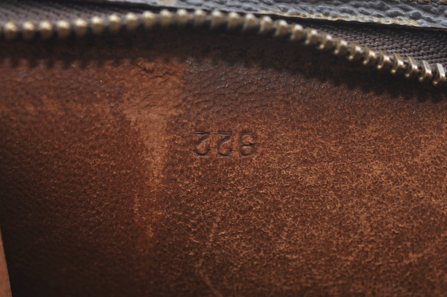 Auth Louis Vuitton Monogram Poche Toilette 26 Cosmetics Pouch Old Model LV K8452