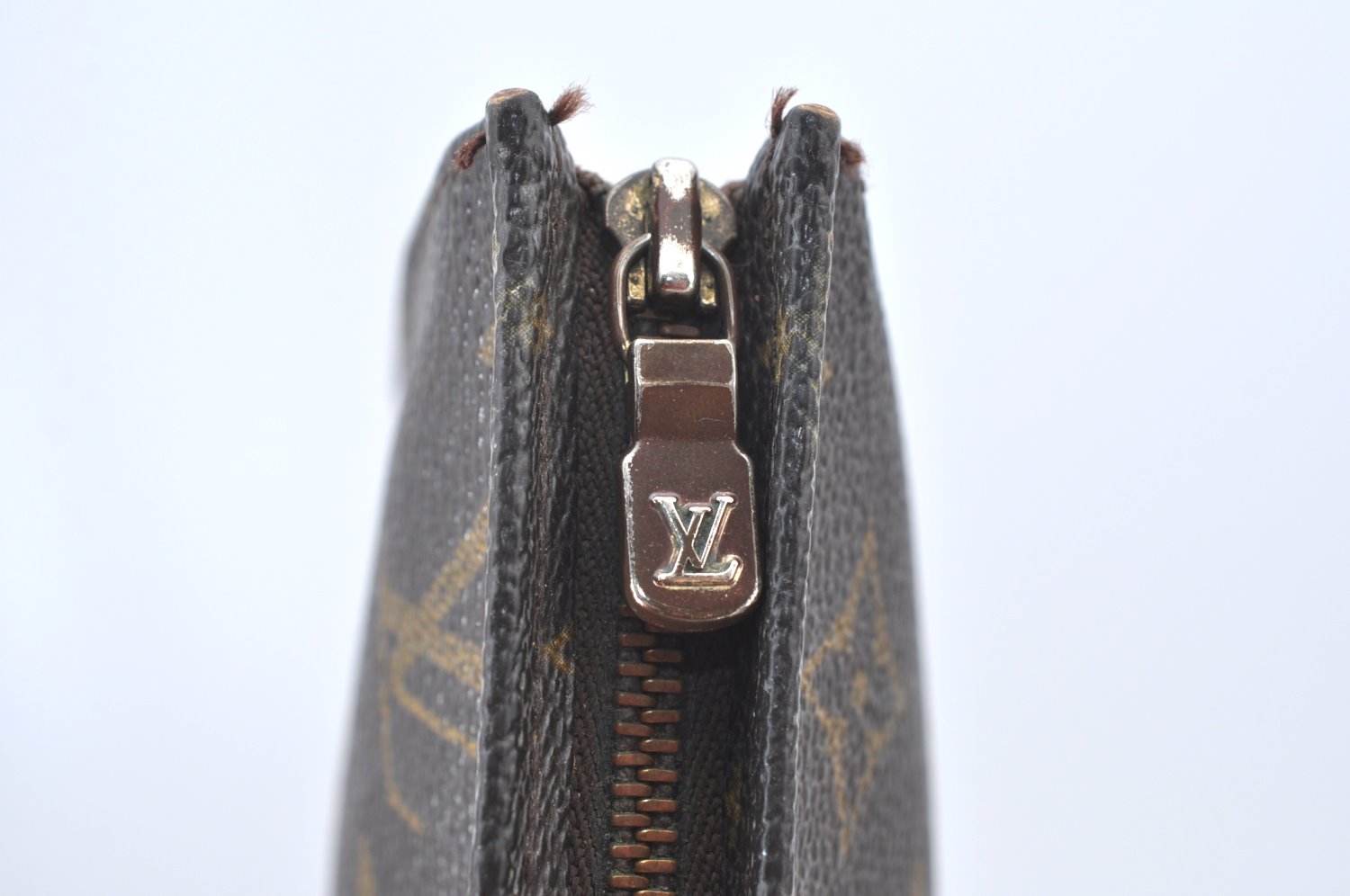 Authentic Louis Vuitton Monogram Poche Toilette 15 M47546 Cosmetics Pouch K8464