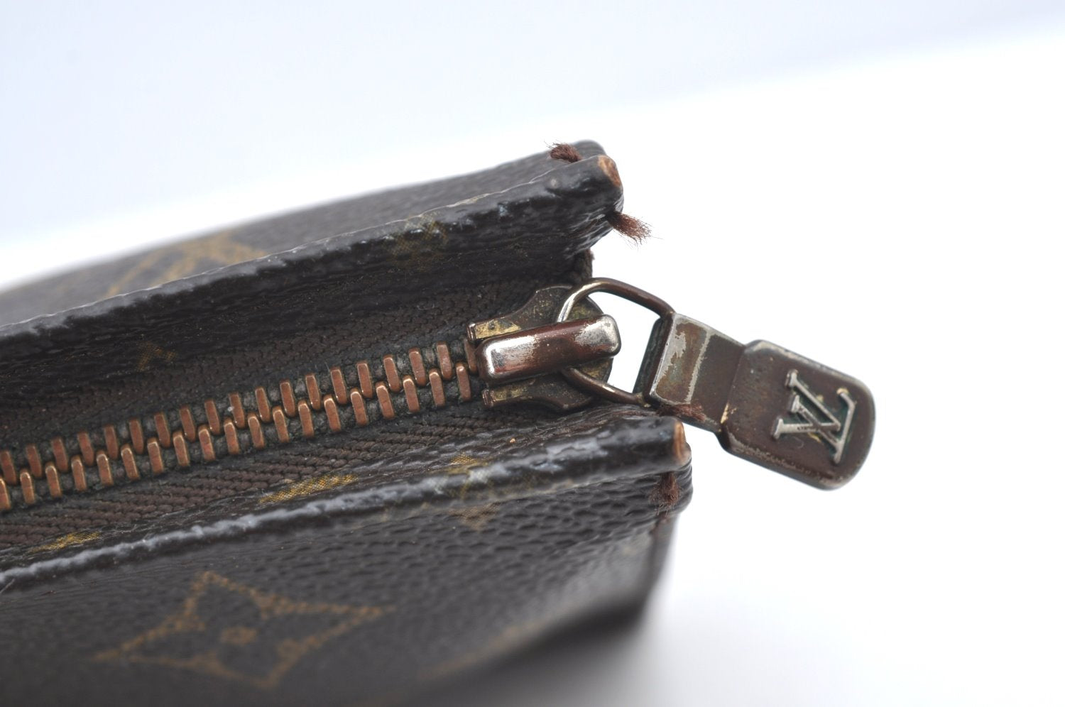 Authentic Louis Vuitton Monogram Poche Toilette 15 M47546 Cosmetics Pouch K8464