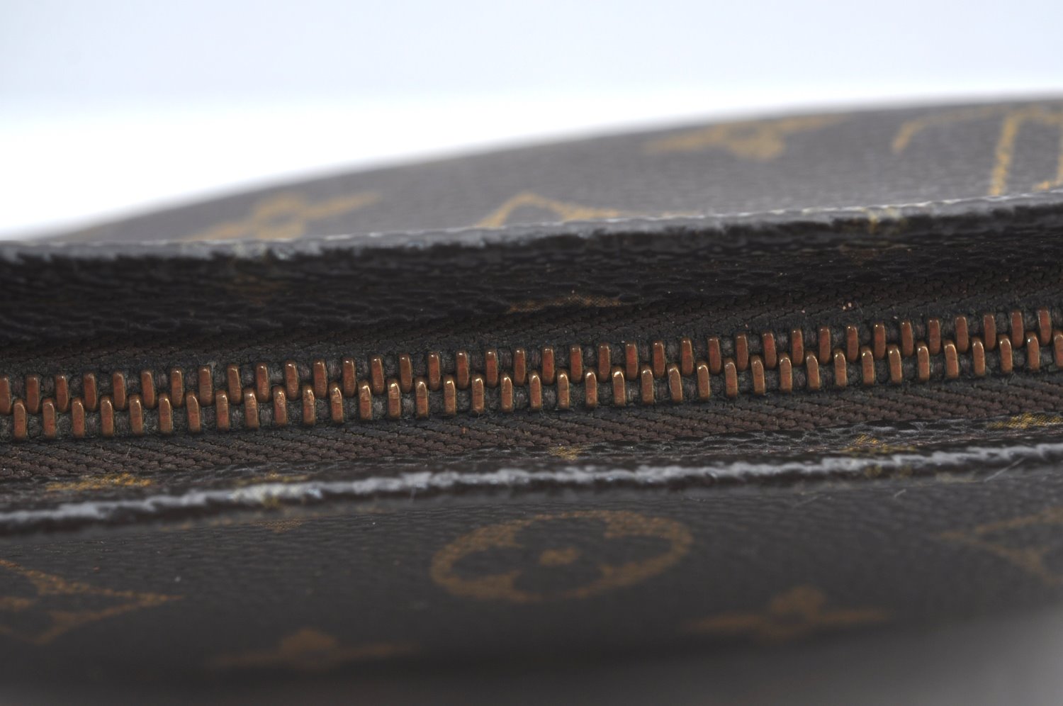 Authentic Louis Vuitton Monogram Poche Toilette 15 M47546 Cosmetics Pouch K8464