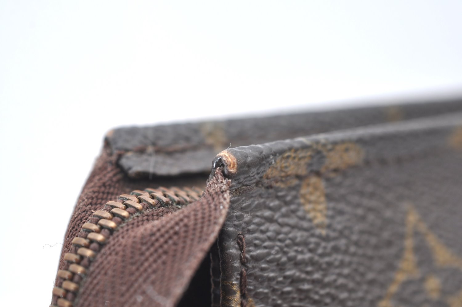 Authentic Louis Vuitton Monogram Poche Toilette 15 M47546 Cosmetics Pouch K8464