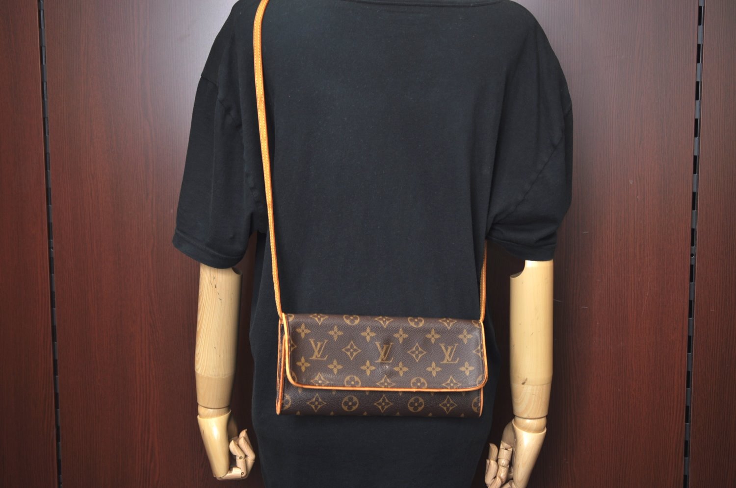 Authentic Louis Vuitton Monogram Pochette Twin GM Shoulder Bag M51852 LV K8466