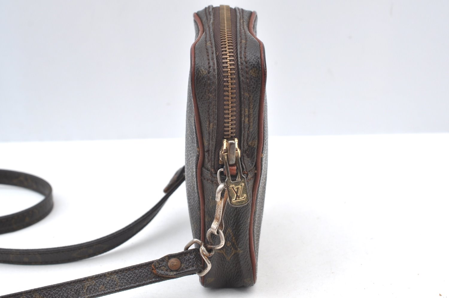 Auth Louis Vuitton Monogram Mini Poche Danube Shoulder Cross Bag Old Model K8471