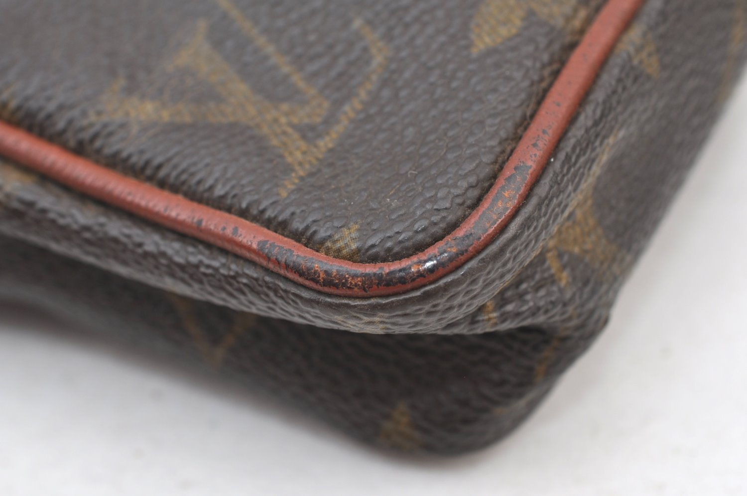 Auth Louis Vuitton Monogram Mini Poche Danube Shoulder Cross Bag Old Model K8471