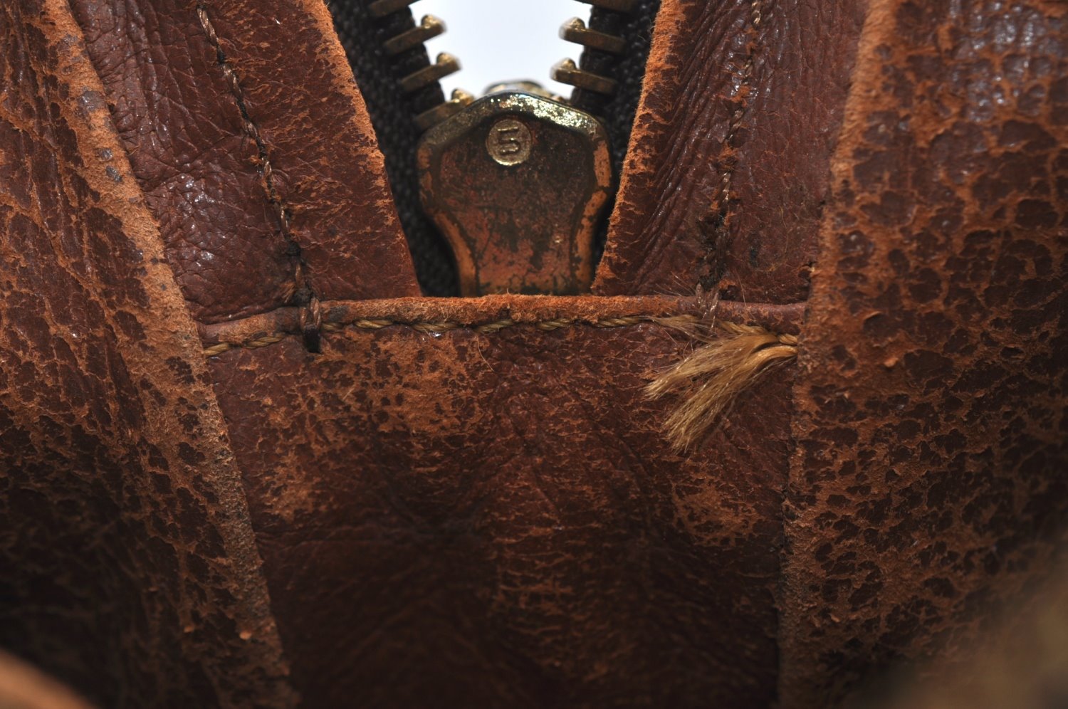 Auth Louis Vuitton Monogram Mini Poche Danube Shoulder Cross Bag Old Model K8471