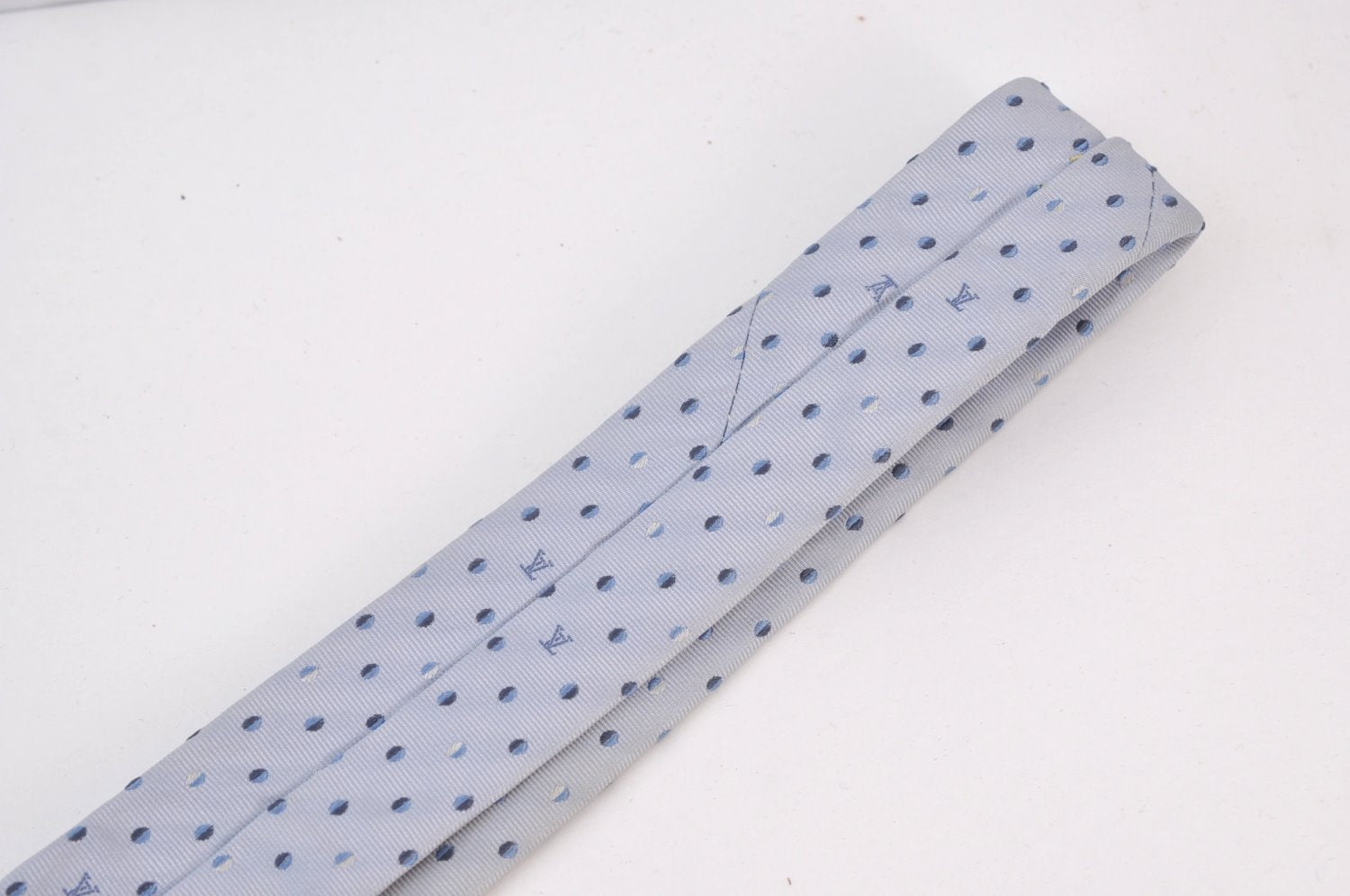 Authentic Louis Vuitton Necktie Tie Monogram Dots Pattern Silk Light Blue K8490