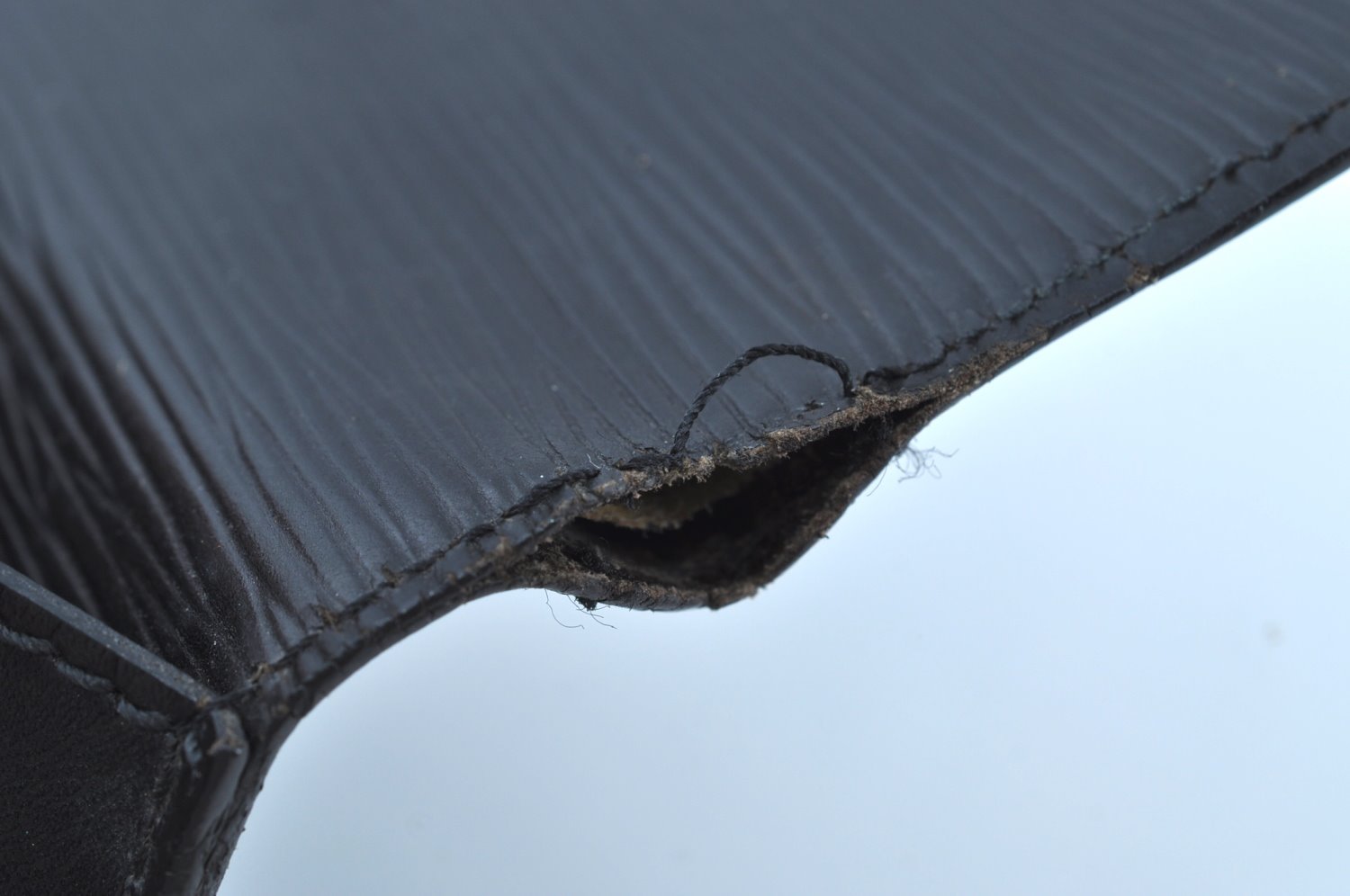 Auth Louis Vuitton Epi Pochette Sellier Dragonne Clutch Bag M52612 Black K8491