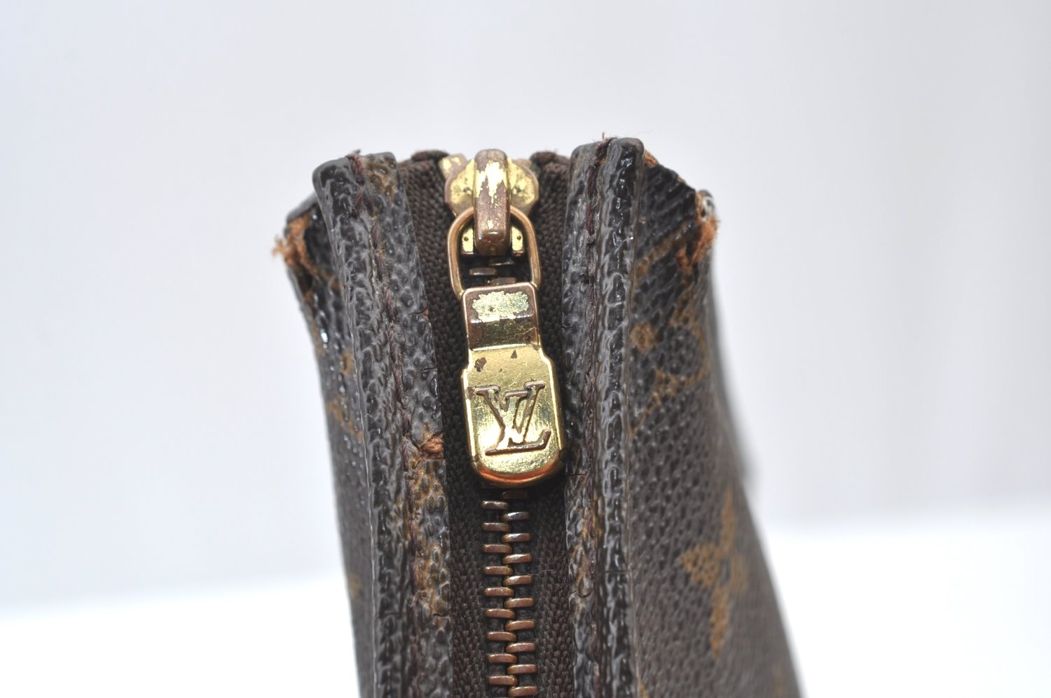 Authentic Louis Vuitton Monogram Poche Toilette 19 M47544 Cosmetics Pouch K8496