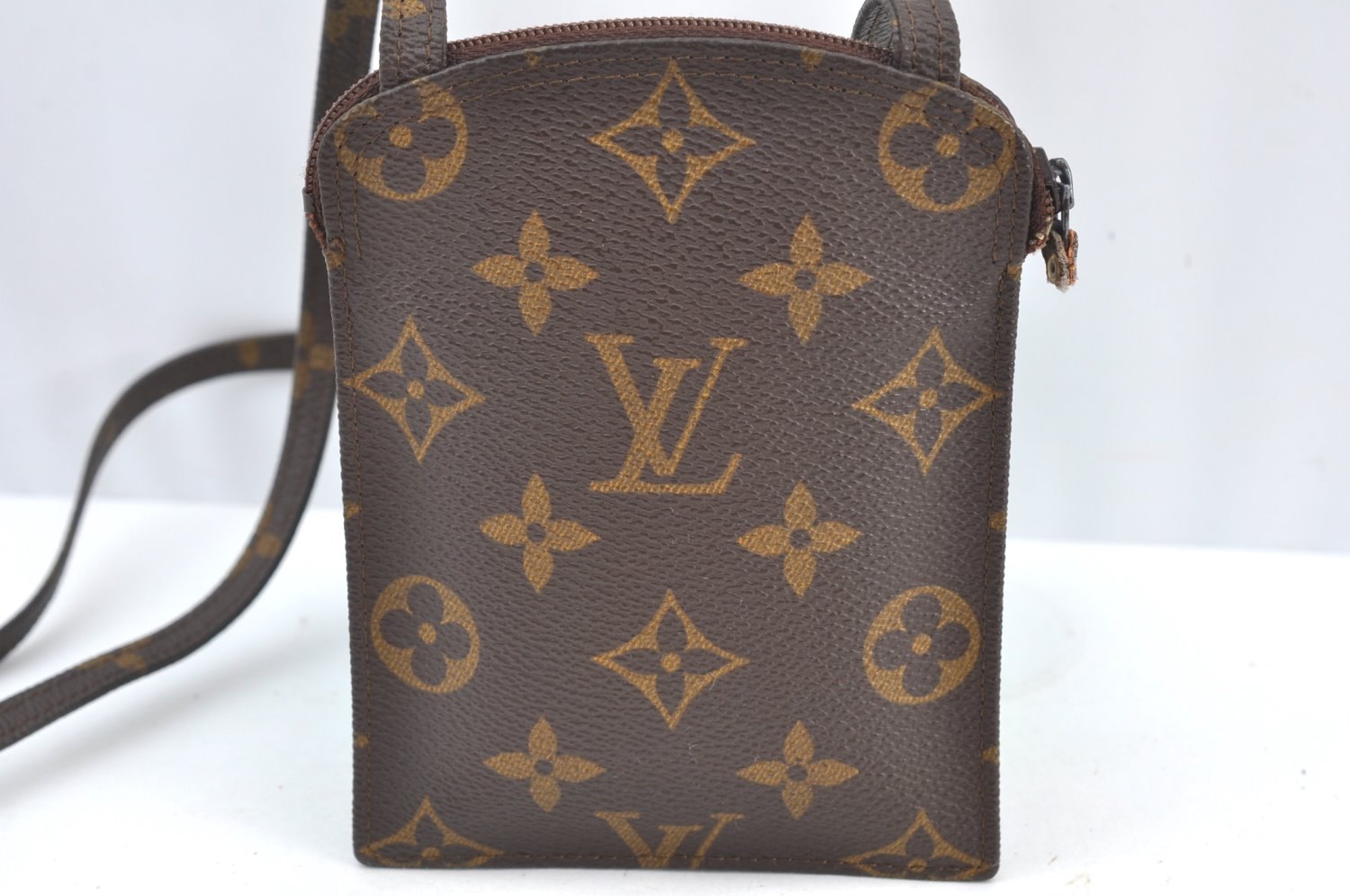 Authentic Louis Vuitton Monogram Pochette Secret M45484 Shoulder Bag Pouch K8500