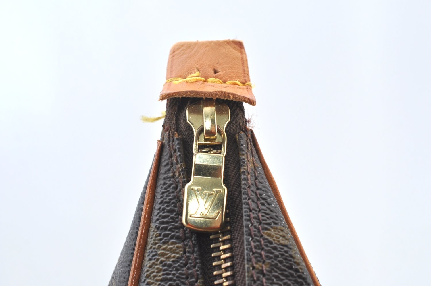 Auth Louis Vuitton Monogram Boulogne 30 Shoulder Cross Bag M52165 LV Junk K8501