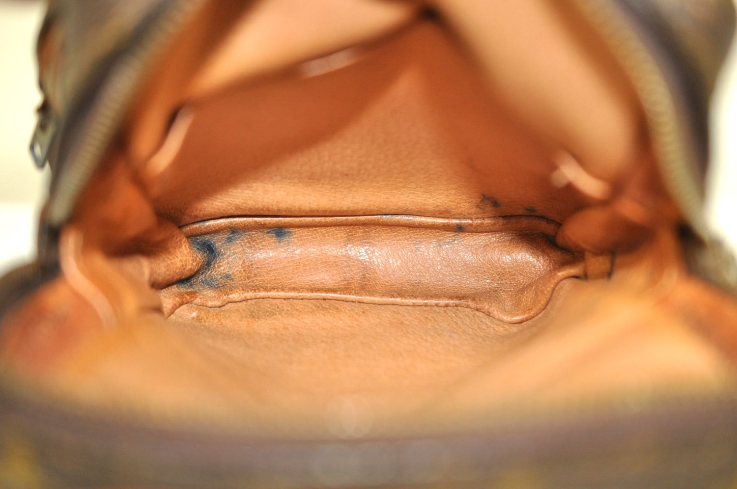 Authentic Louis Vuitton Monogram Amazone Shoulder Cross Bag Old Model Junk K8503