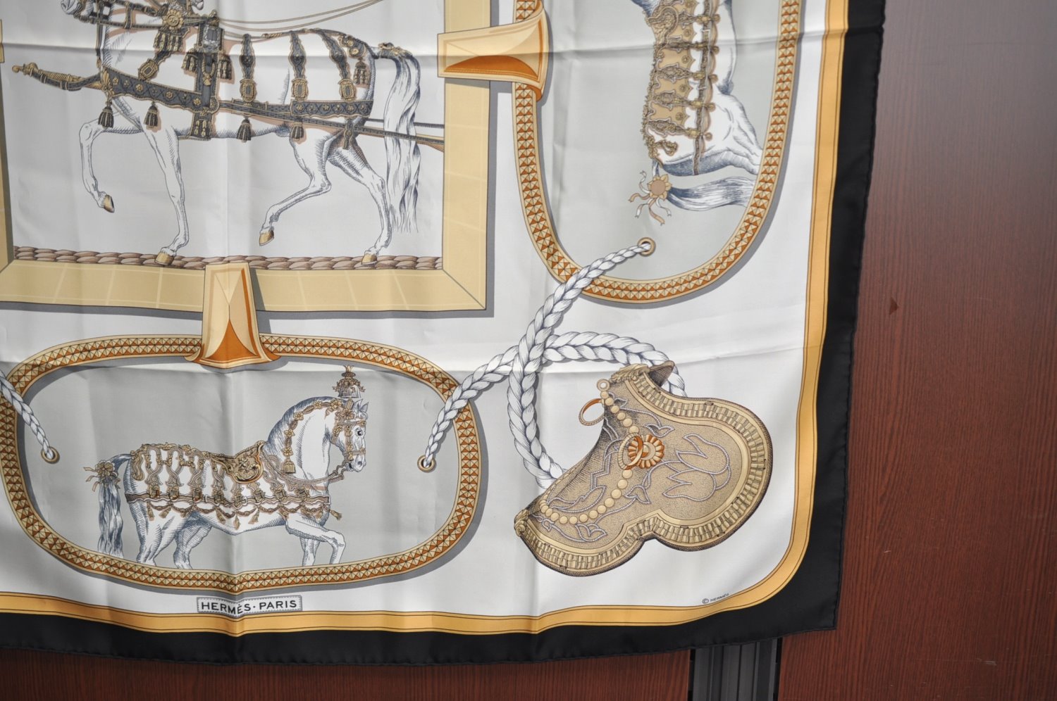 Authentic HERMES Carre 90 Scarf 