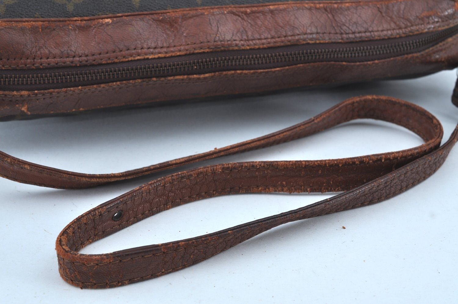 Authentic Louis Vuitton Monogram Sac Bandouliere 35 Shoulder Bag Old Model K8514