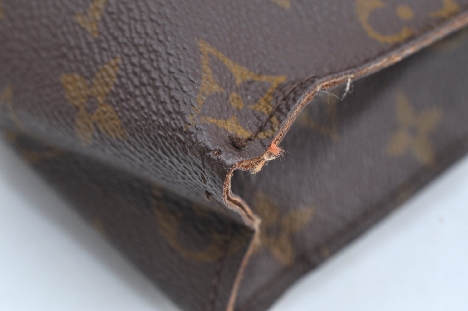 Auth Louis Vuitton Monogram Poche Toilette 26 Cosmetics Pouch Old Model LV K8576