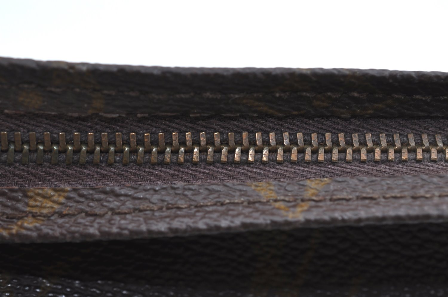 Auth Louis Vuitton Monogram Poche Toilette 26 Cosmetics Pouch Old Model LV K8576