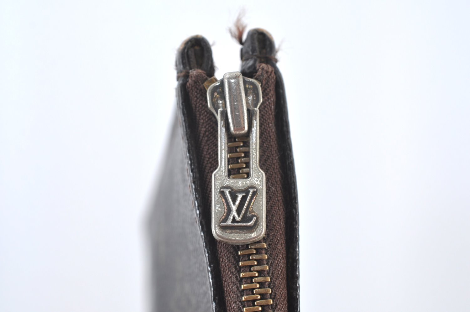 Authentic Louis Vuitton Monogram Poche Documents Document Case M53400 LV K8587