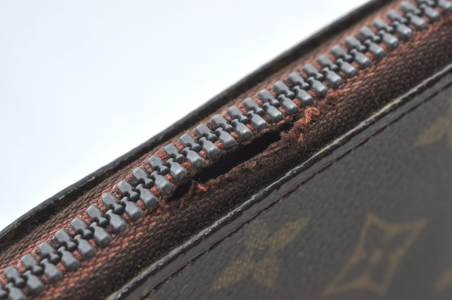 Authentic Louis Vuitton Monogram Poche Documents Document Case M53400 LV K8591