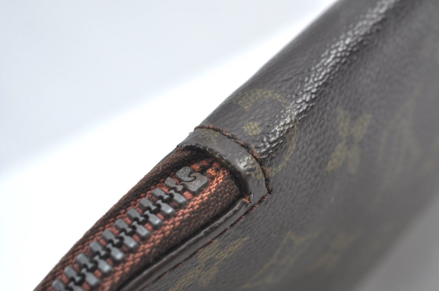 Authentic Louis Vuitton Monogram Poche Documents Document Case M53400 LV K8591