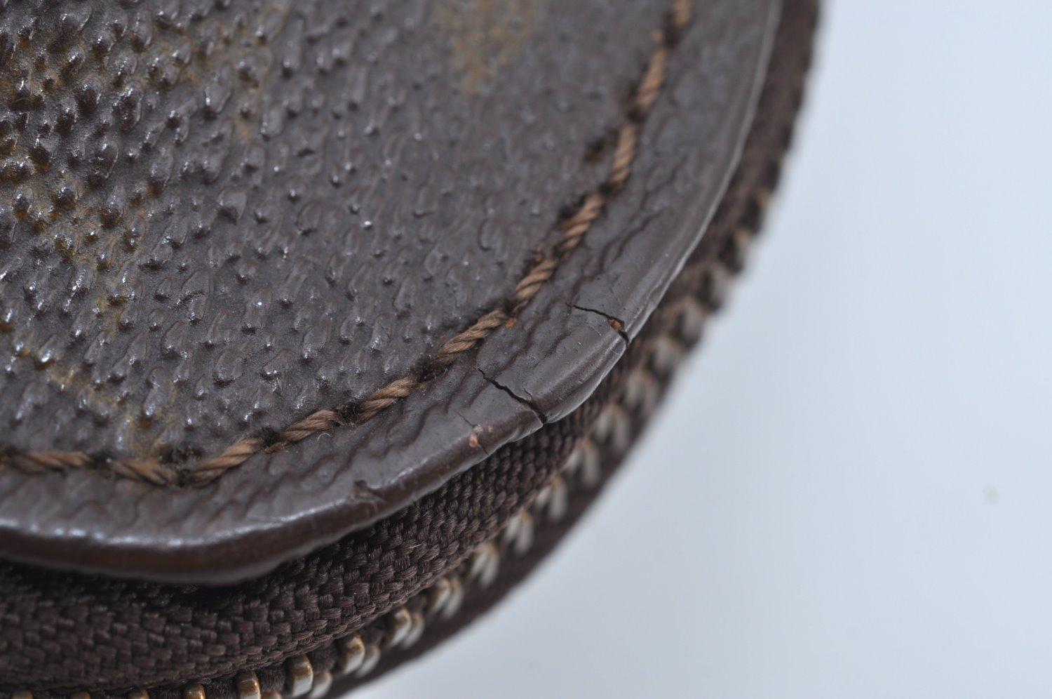 Authentic Louis Vuitton Monogram Poche Documents Document Case Old Model K8592