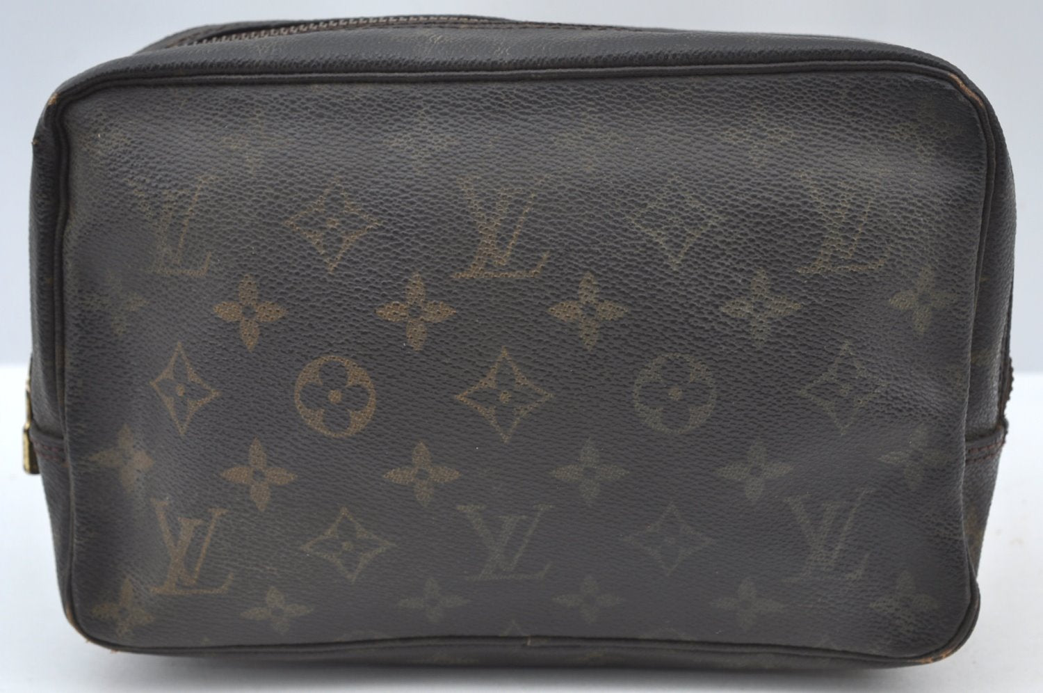 Auth Louis Vuitton Monogram Trousse Toilette 23 Clutch Hand Bag M47524 LV K8596