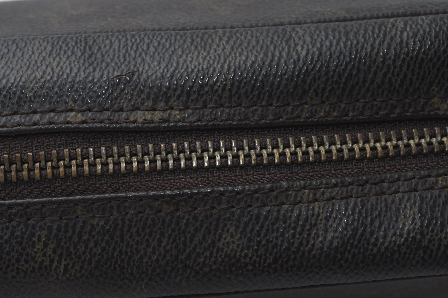 Auth Louis Vuitton Monogram Trousse Toilette 23 Clutch Hand Bag M47524 LV K8596