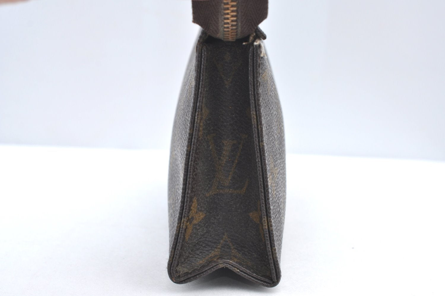 Authentic Louis Vuitton Monogram Poche Toilette 15 M47546 Cosmetics Pouch K8603