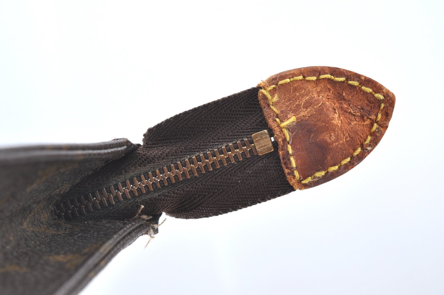 Authentic Louis Vuitton Monogram Poche Toilette 15 M47546 Cosmetics Pouch K8603