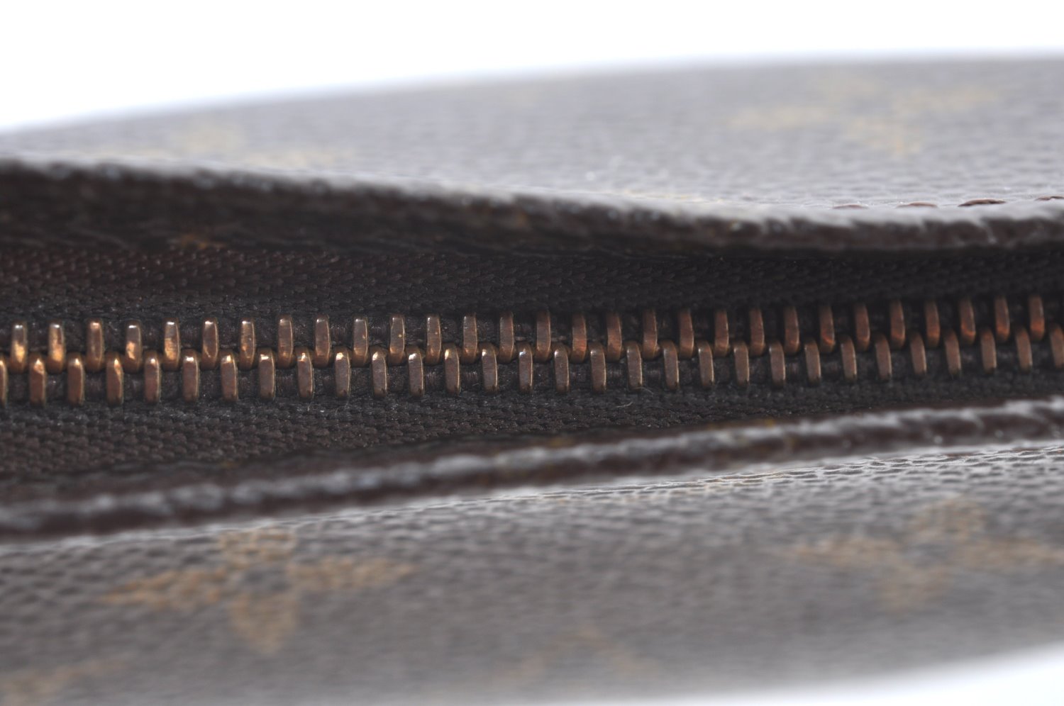 Authentic Louis Vuitton Monogram Poche Toilette 15 M47546 Cosmetics Pouch K8603