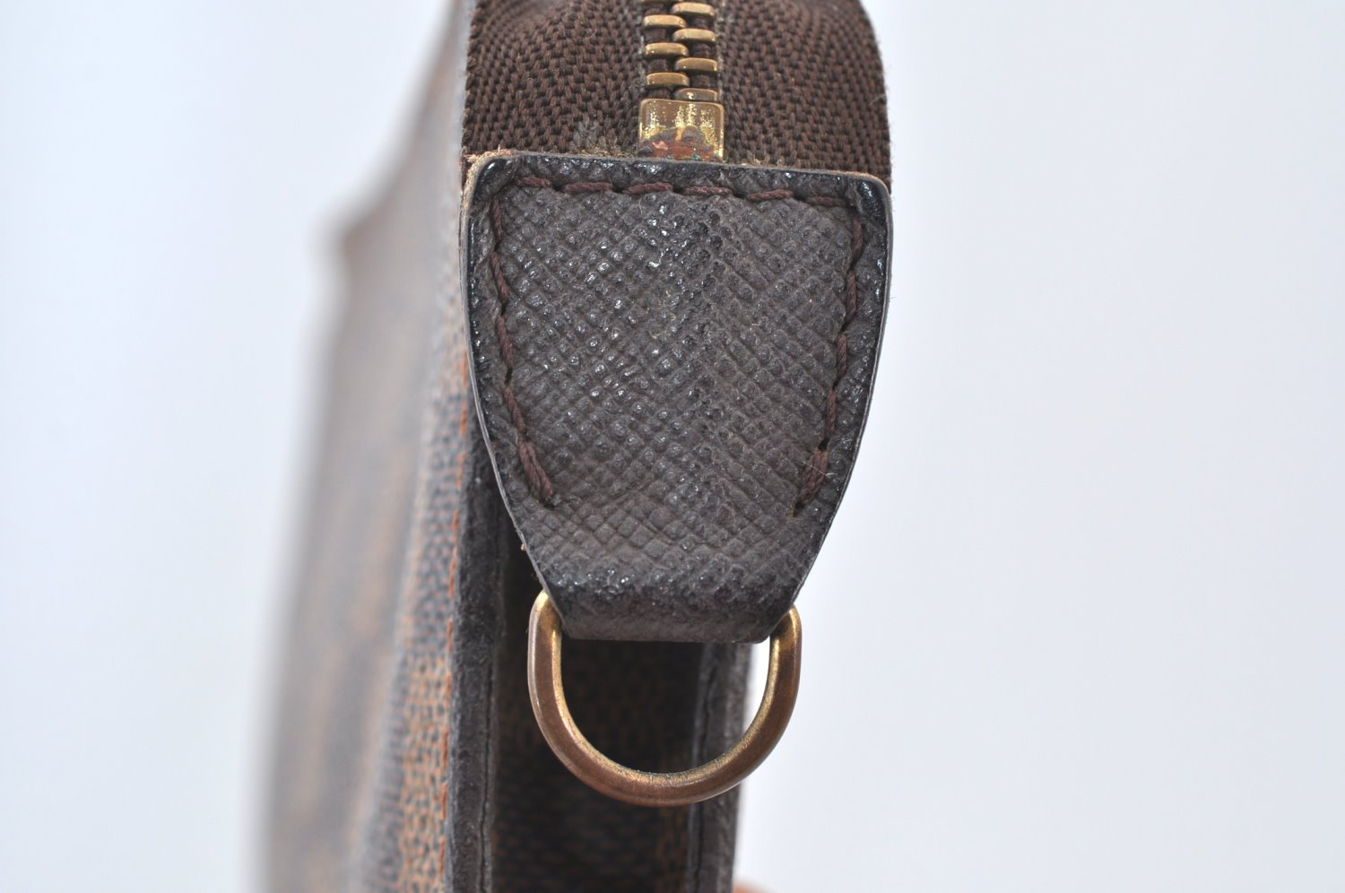 Authentic Louis Vuitton Damier Marais Bucket Pouch Purse Clutch LV K8626