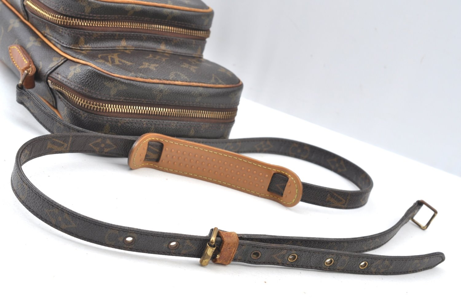 Authentic Louis Vuitton Monogram Amazone Shoulder Cross Bag M45236 LV Junk K8628