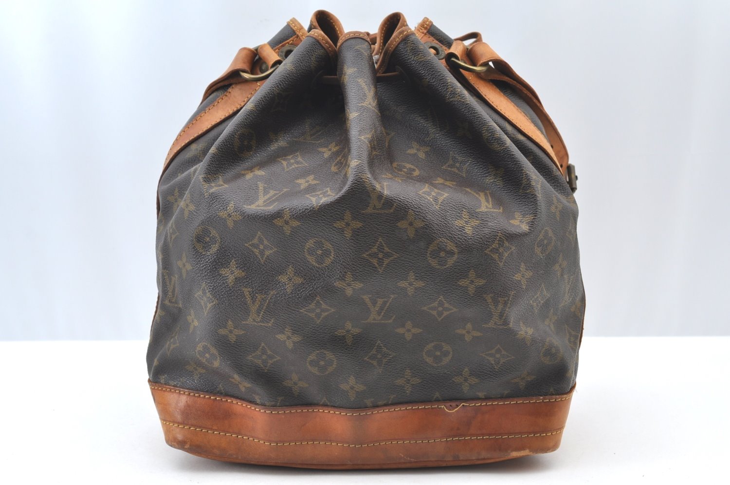 Authentic Louis Vuitton Monogram Noe Shoulder Drawstring Bag M42224 LV K8629