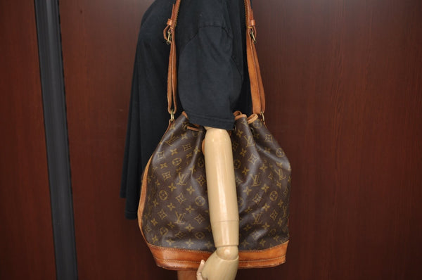 Authentic Louis Vuitton Monogram Noe Shoulder Drawstring Bag M42224 LV K8629