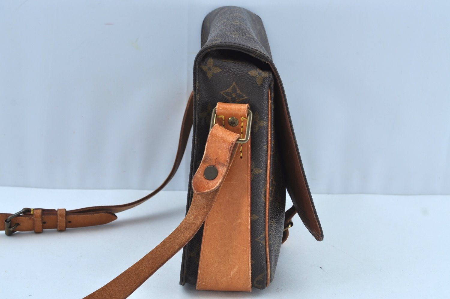 Authentic Louis Vuitton Monogram Cartouchiere GM M51252 Shoulder Cross Bag K8663