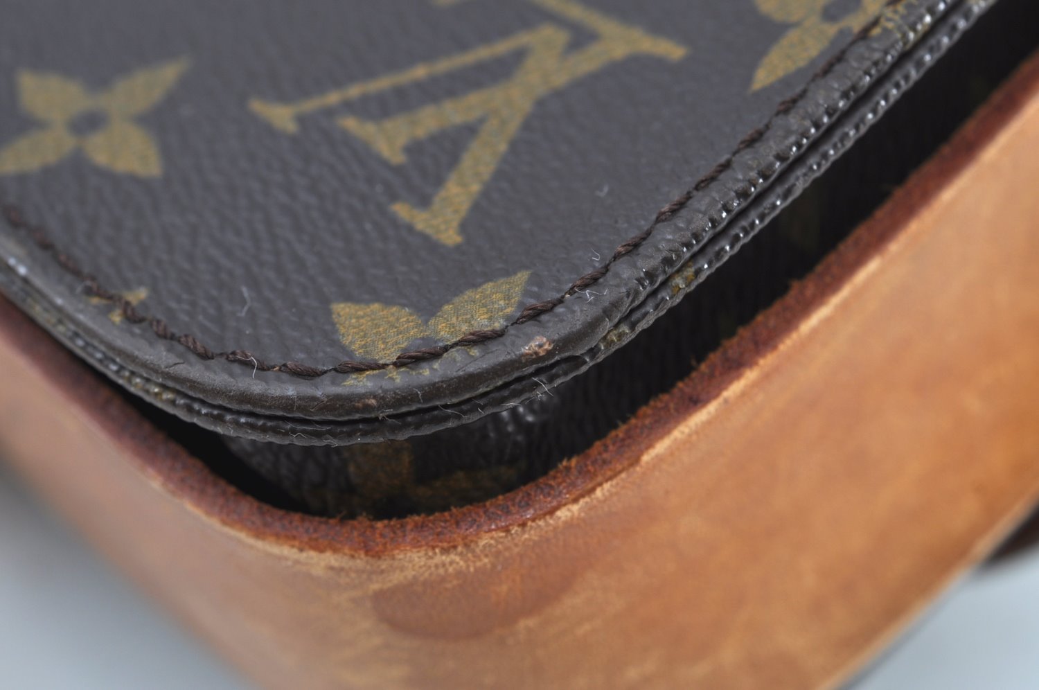 Authentic Louis Vuitton Monogram Cartouchiere MM M51253 Shoulder Bag Junk K8675