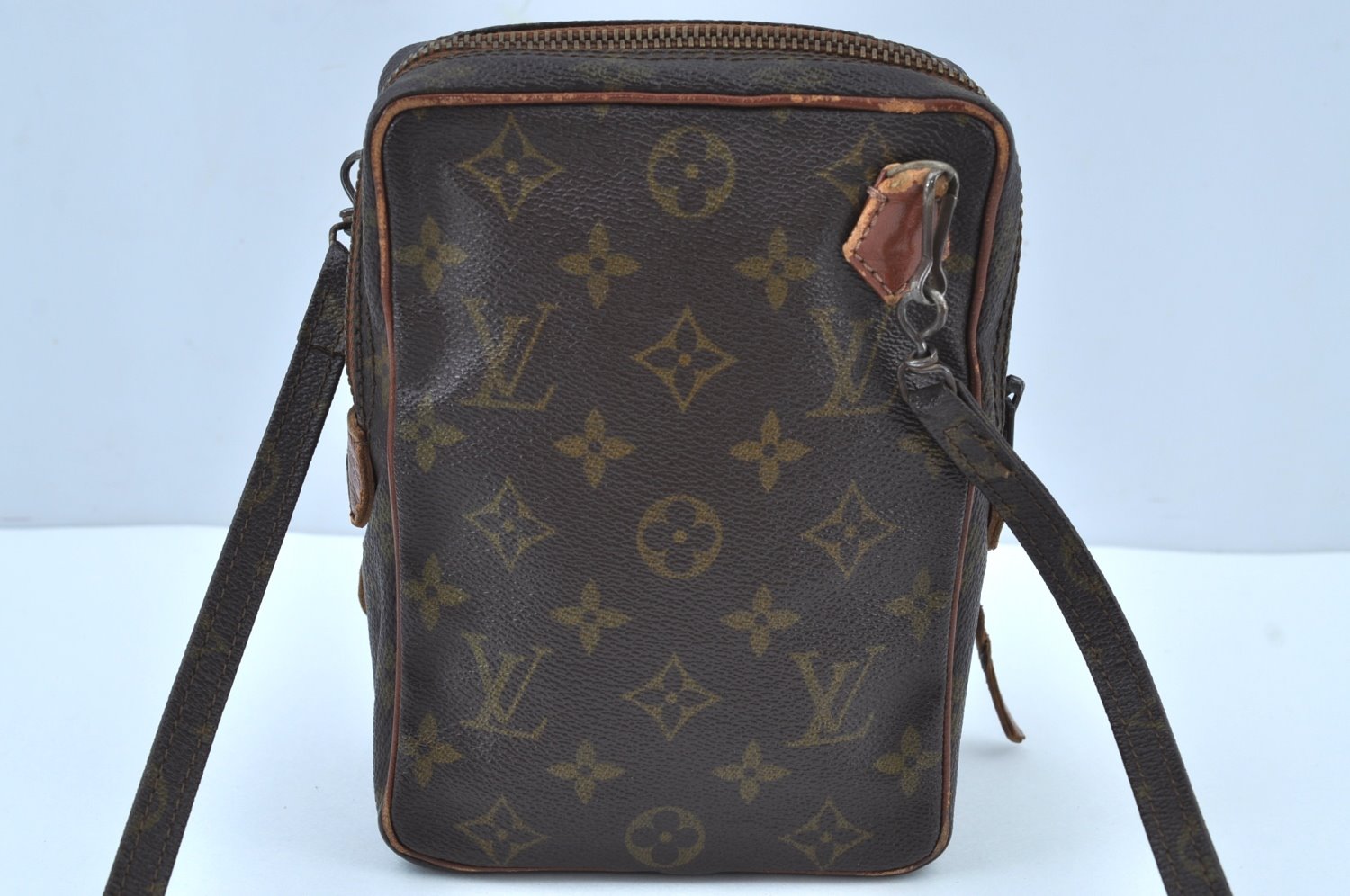 Authentic Louis Vuitton Monogram Amazone Shoulder Cross Body Bag Old Model K8695